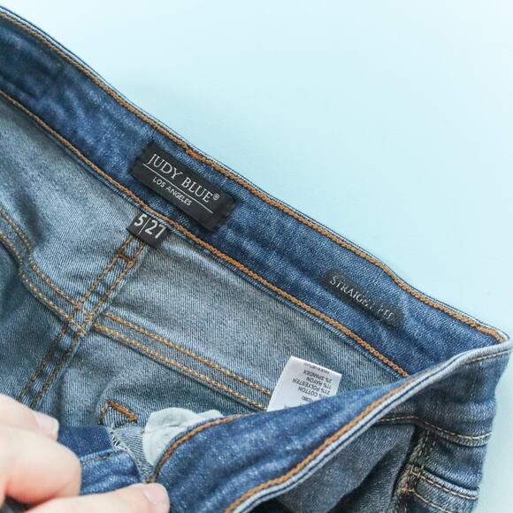 Judy Blue Distressed Straight Fit Cuffed Jeans Size 27 Busted Knee Classic - Picture 2 of 6